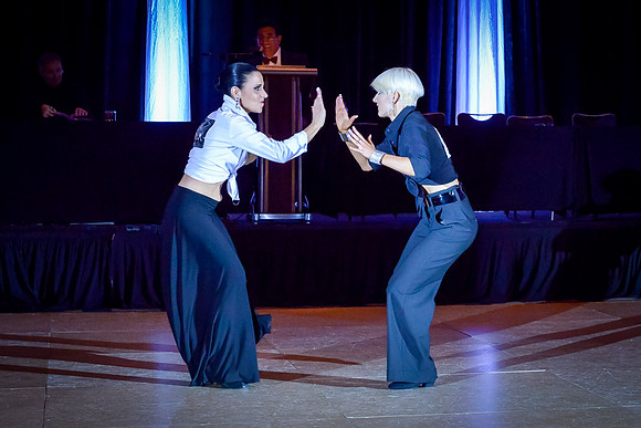 Dance-Show 2-4