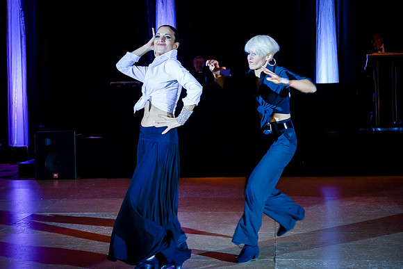 Dance-Show 2-8